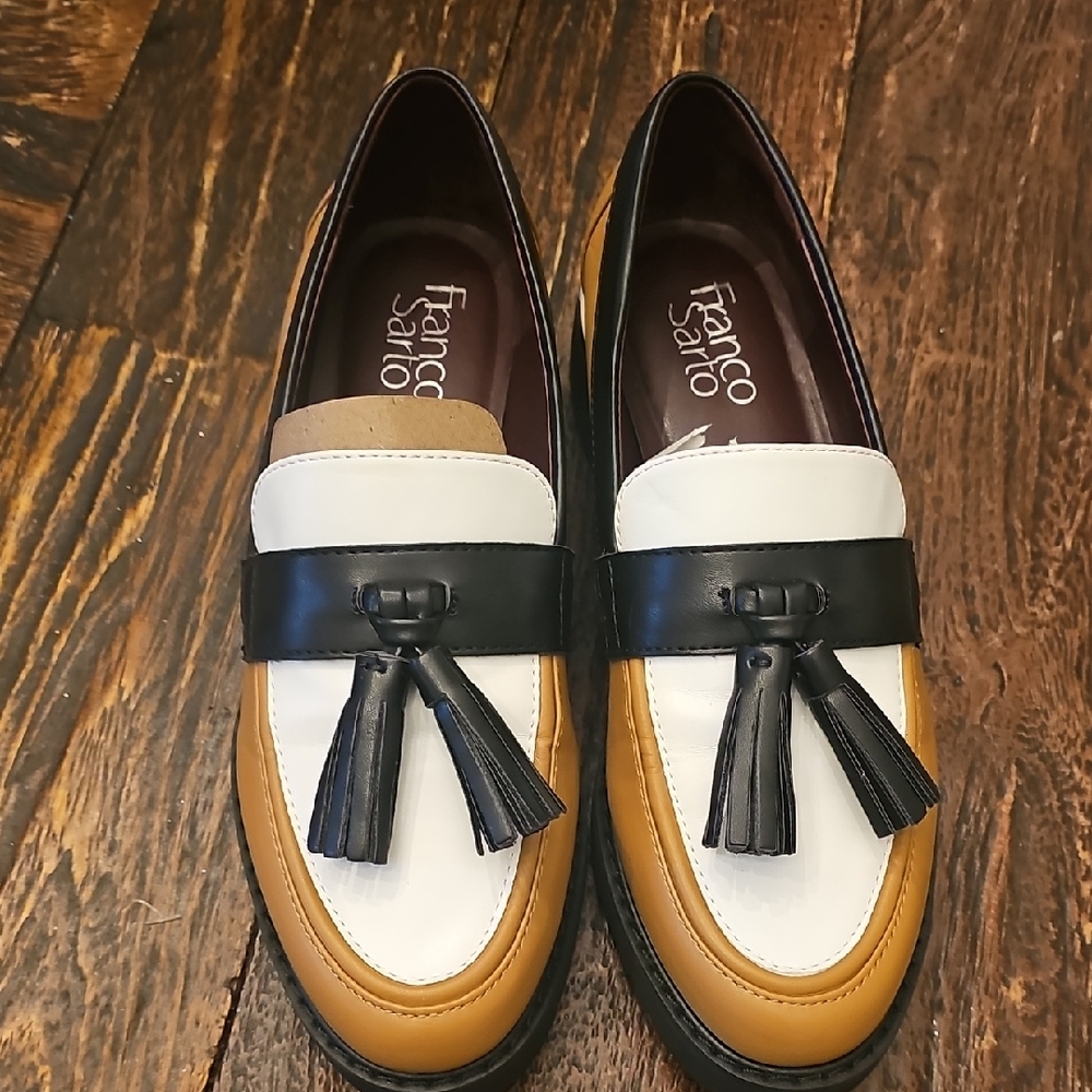 Franco Sarto Black and Tan White Loafers New Size 7